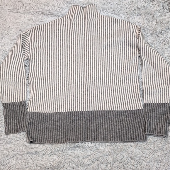 Rachel Zoe Tops - Rachel Zoe Shirt Womens XS Gray Top Soft Career Comfort Striped Casual